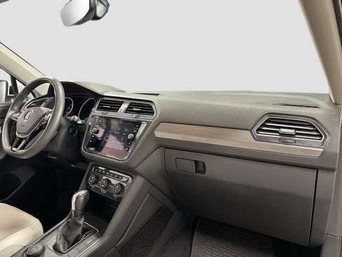 Used 2020 Volkswagen Tiguan SE w/ 3rd Row Seat Package AWD/4WD image 33