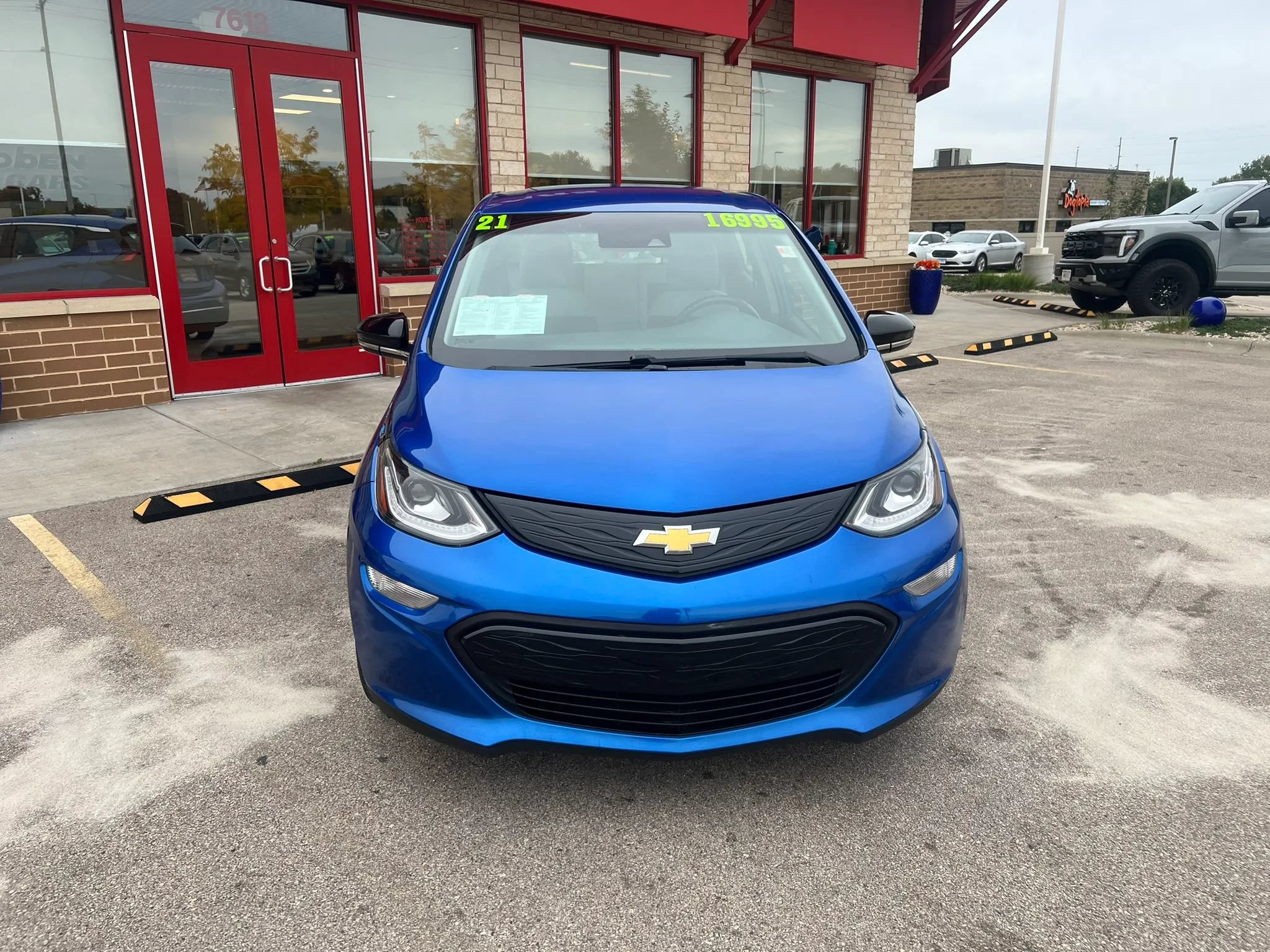 Used 2021 Chevrolet Bolt LT FWD image 2