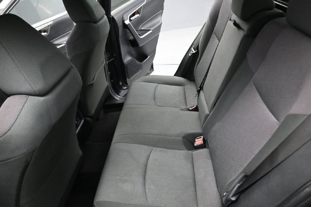 Used 2025 Toyota RAV4 XLE FWD image 16