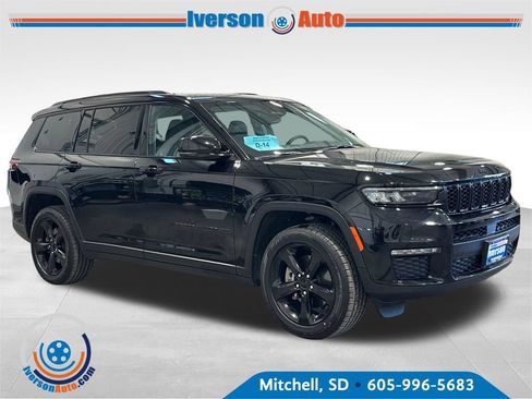 Used 2023 Jeep Grand Cherokee L Limited w/ Black Appearance Package AWD/4WD image 1