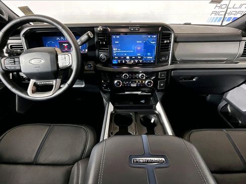 Used 2025 Ford F250 Platinum image 11