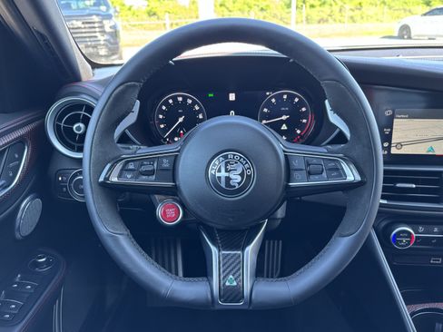 Used 2024 Alfa Romeo Giulia Quadrifoglio RWD image 23