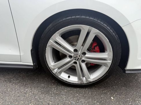 Used 2017 Volkswagen Jetta GLI FWD image 13