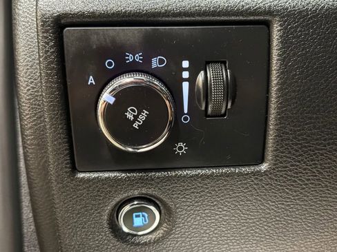Used 2019 Jeep Grand Cherokee Limited X AWD/4WD image 34