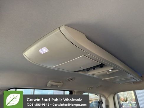 Used 2014 Chrysler Town & Country Touring image 20