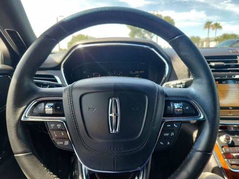 Used 2019 Lincoln Continental Premiere FWD image 17