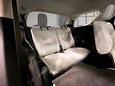 Used 2025 Ford Explorer Platinum w/ Ultimate Package image 26