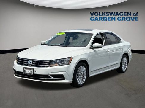 Used 2017 Volkswagen Passat 1.8T SE FWD image 4