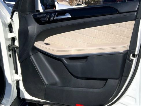 Used 2014 Mercedes-Benz GL 450 4MATIC image 21