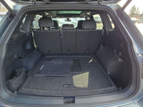 Used 2022 Volkswagen Tiguan SE R-Line image 13