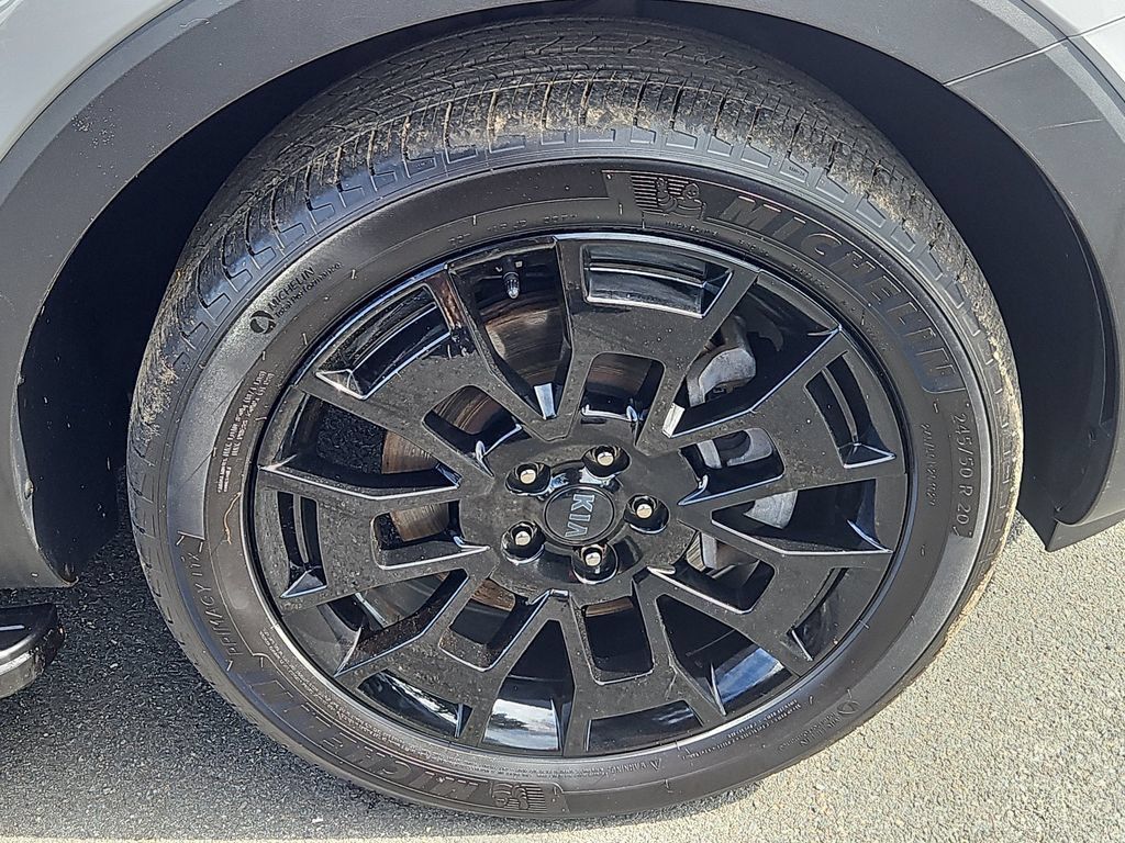 Certified 2021 Kia Telluride EX w/ EX Premium Package AWD/4WD image 10