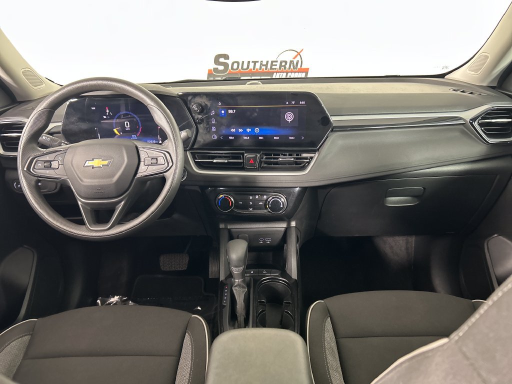 Used 2024 Chevrolet TrailBlazer LT FWD image 18