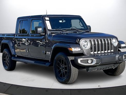 Certified 2023 Jeep Gladiator Overland image 2