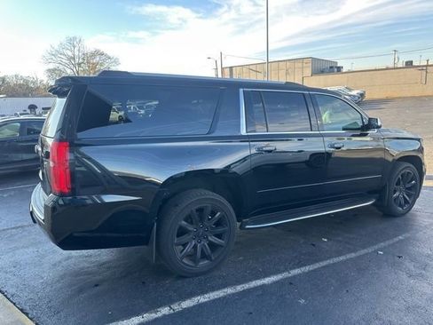 Used 2017 Chevrolet Suburban Premier image 18