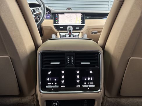 Used 2022 Porsche Cayenne GTS image 22