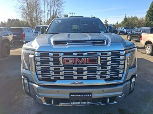Used 2024 GMC Sierra 3500 Denali w/ Denali Reserve Package image 3