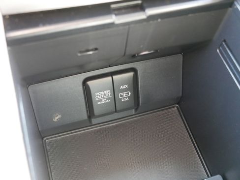 Used 2020 Honda Pilot EX image 32