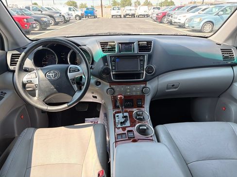 Used 2013 Toyota Highlander Limited FWD image 12