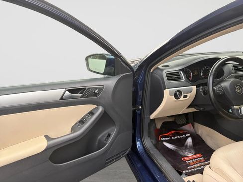 Used 2013 Volkswagen Jetta SE FWD image 11