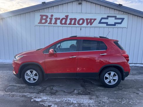 Used 2017 Chevrolet Trax LT w/ LT Convenience Package image 6