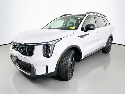 Used 2024 Kia Sorento SX AWD/4WD image 3