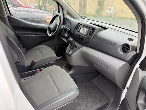 Used 2016 Nissan NV200 SV w/ Technology Package FWD image 6