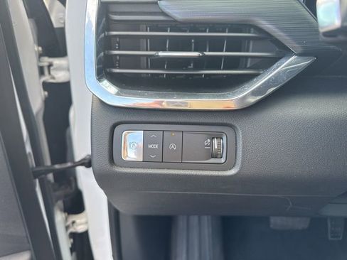 Used 2025 GMC Acadia Elevation image 16