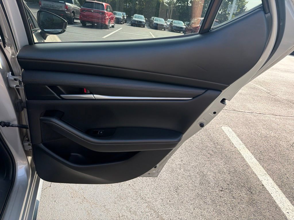 Used 2024 MAZDA MAZDA3 s FWD image 22