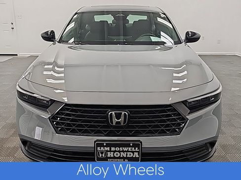 Used 2025 Honda Accord Sport image 4