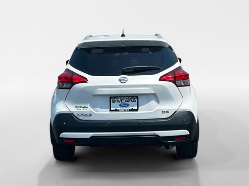 Used 2020 Nissan Kicks SR w/ SR Premium Package FWD image 4