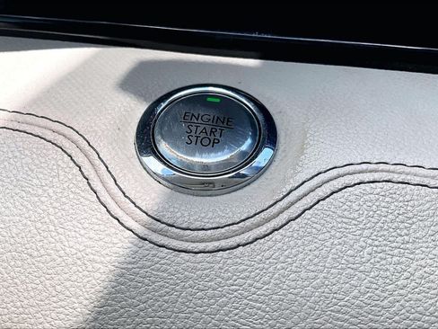 Used 2019 Lincoln Navigator Select w/ Technology Package AWD/4WD image 31