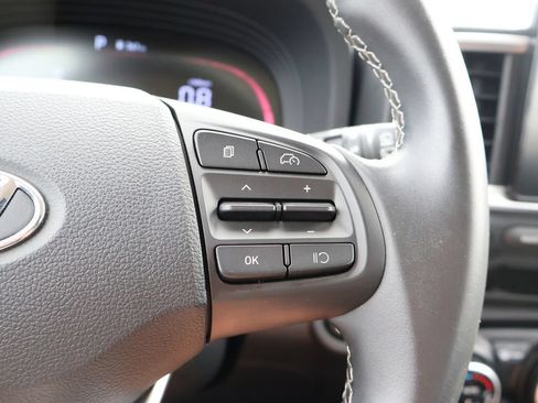 Used 2025 Hyundai Venue SEL FWD image 27