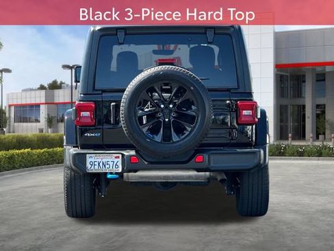 Used 2023 Jeep Wrangler Unlimited Sahara AWD/4WD image 6