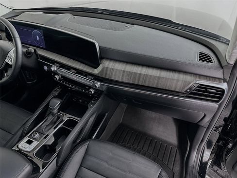Used 2025 Kia Telluride SX Prestige image 32