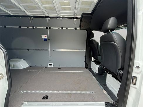 Used 2025 Mercedes-Benz Sprinter 3500 image 33
