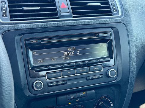 Used 2014 Volkswagen Jetta S image 13