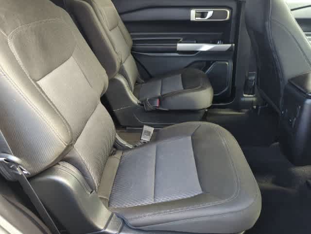 Used 2023 Ford Explorer XLT AWD/4WD image 21