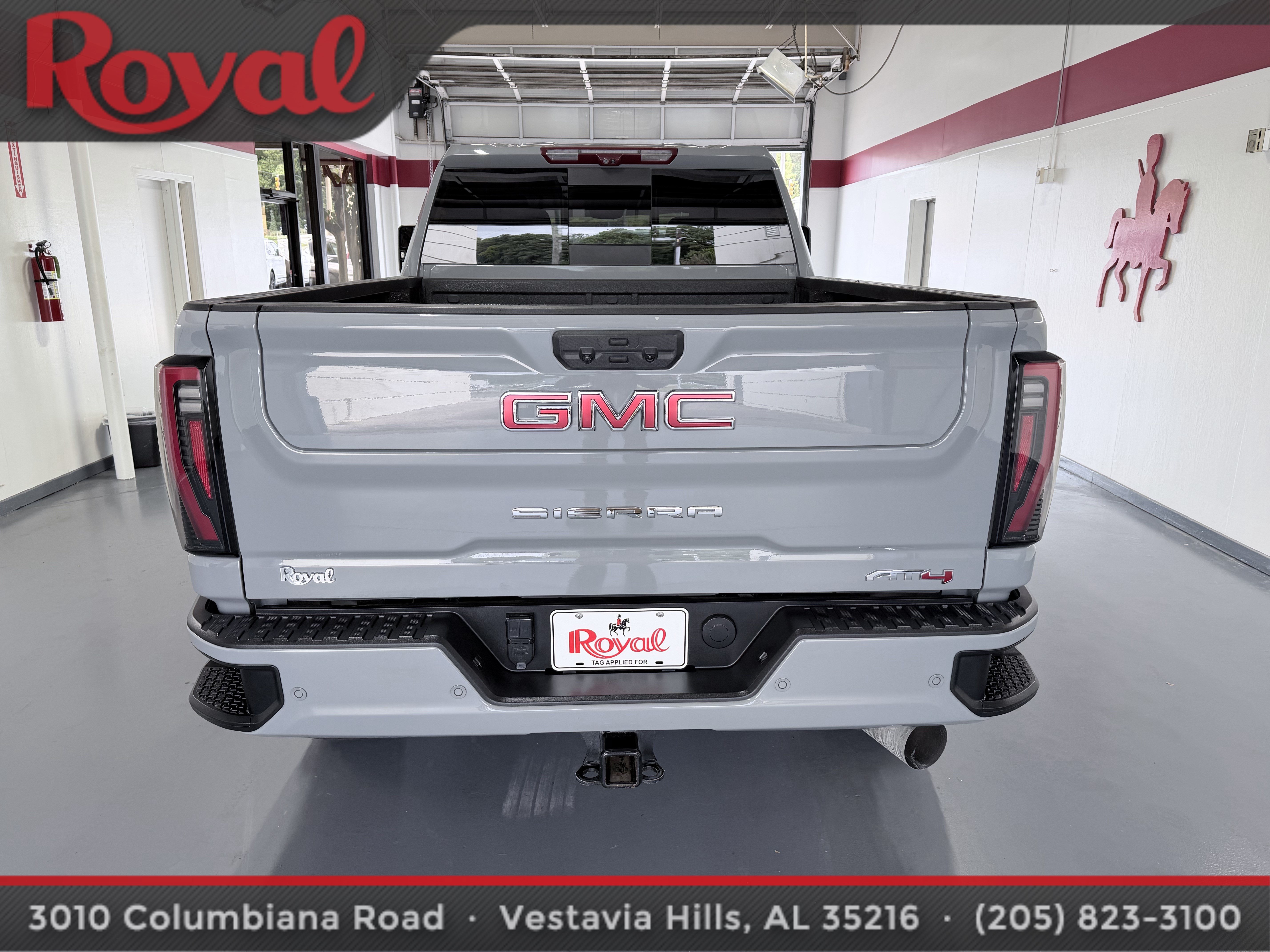 Used 2024 GMC Sierra 2500 AT4 w/ AT4 Premium Plus Package AWD/4WD image 5