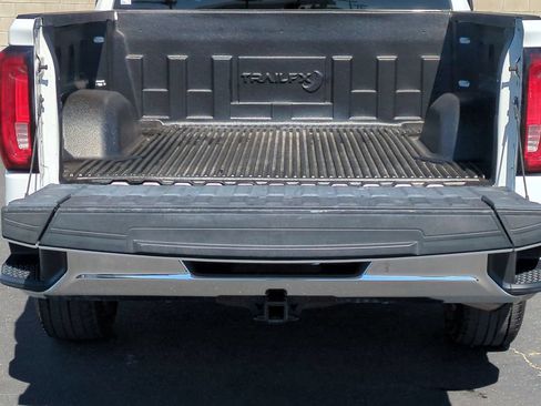 Used 2024 GMC Sierra 1500 SLT RWD image 31