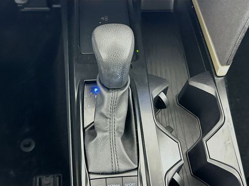 Used 2025 Toyota Camry LE image 23