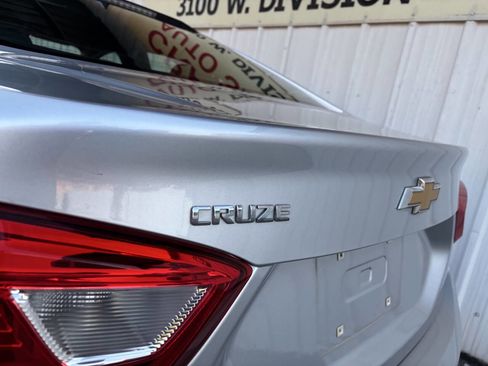 Used 2018 Chevrolet Cruze LS image 8