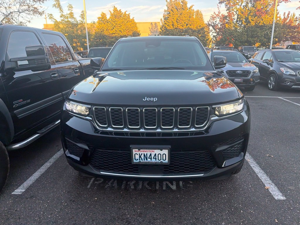 Certified 2023 Jeep Grand Cherokee Laredo X AWD/4WD image 2