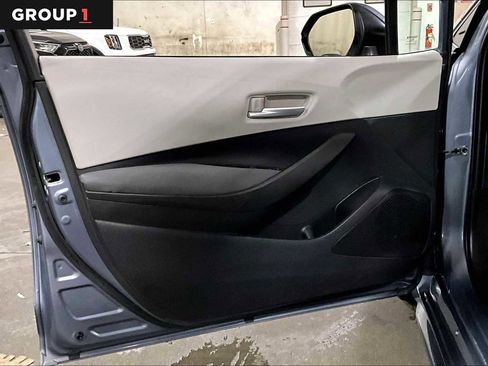 Used 2021 Toyota Corolla LE FWD image 22