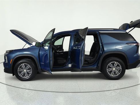 New 2026 Chevrolet Traverse LT FWD image 6
