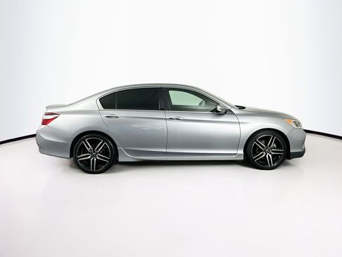 Used 2017 Honda Accord Sport image 10