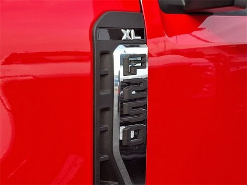 New 2026 Ford F250 XL w/ FX4 Off-Road Package image 16