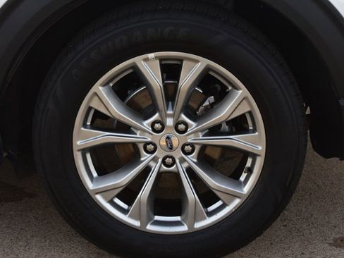 Used 2023 Ford Explorer Limited image 9