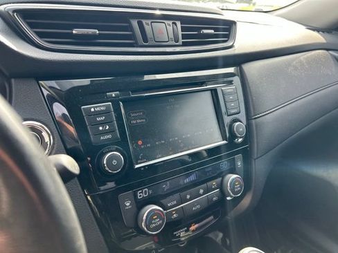 Used 2019 Nissan Rogue SV w/ Premium Package FWD image 8