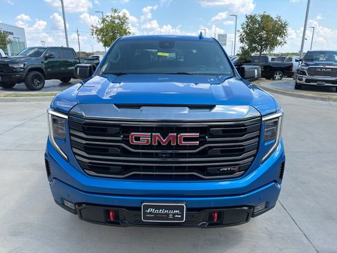 Used 2023 GMC Sierra 1500 AT4 w/ AT4 Premium Package AWD/4WD image 8