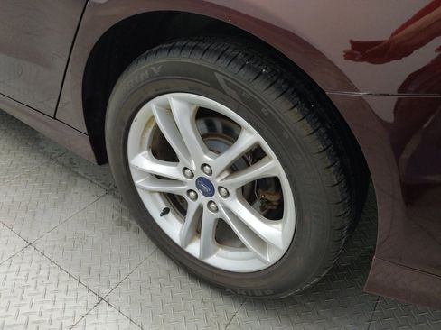 Used 2018 Ford Fusion SE FWD image 31